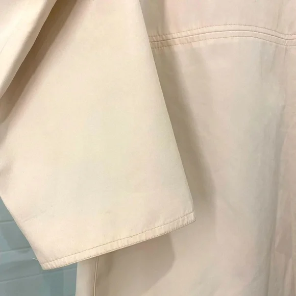 Classic Fendi light rain/trench coat - Picture 7 of 12